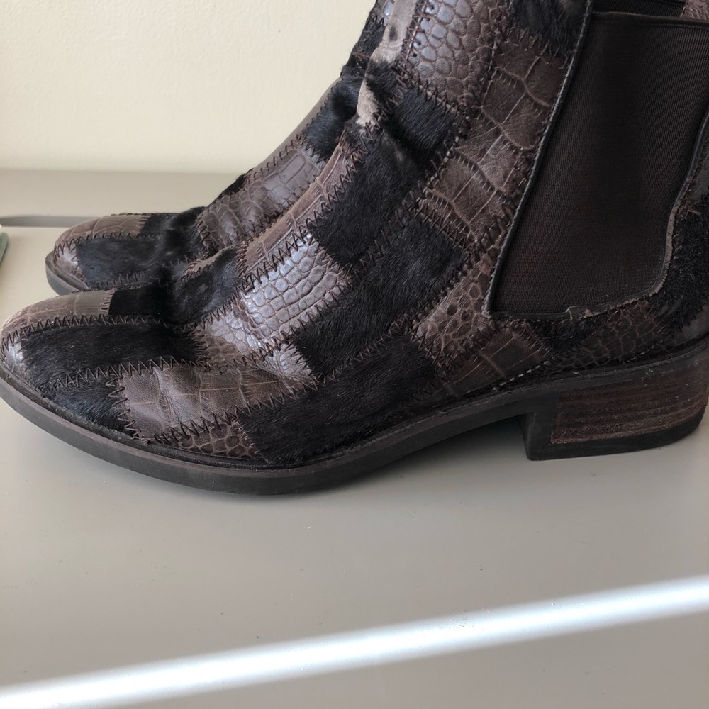Boots - Picture 3 of 4